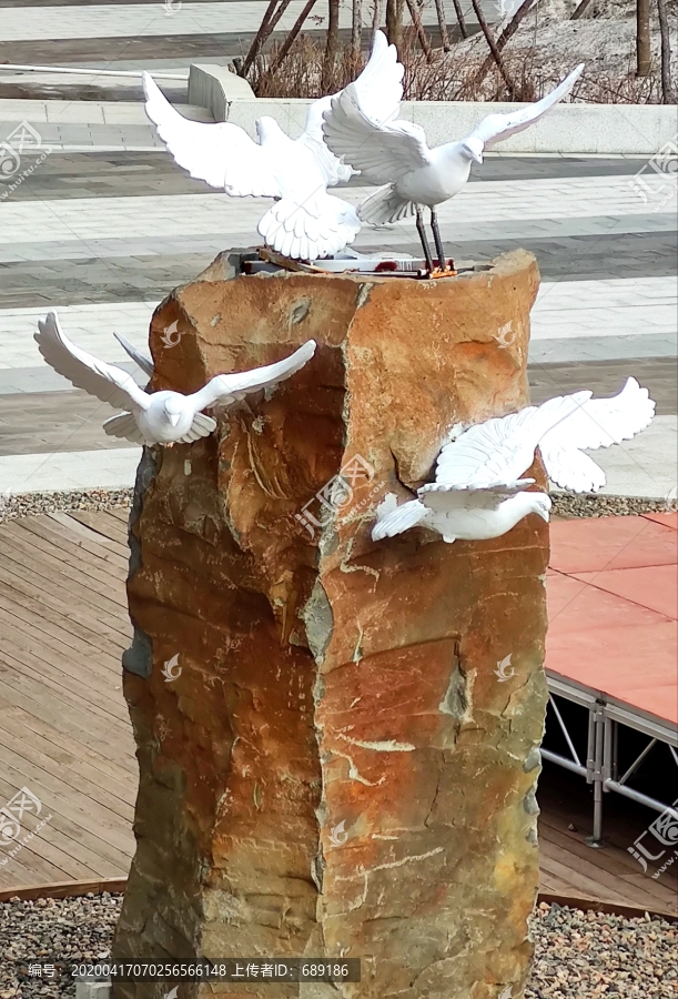 鸽雕塑