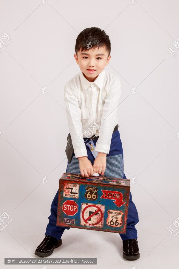 阳光帅气的男孩