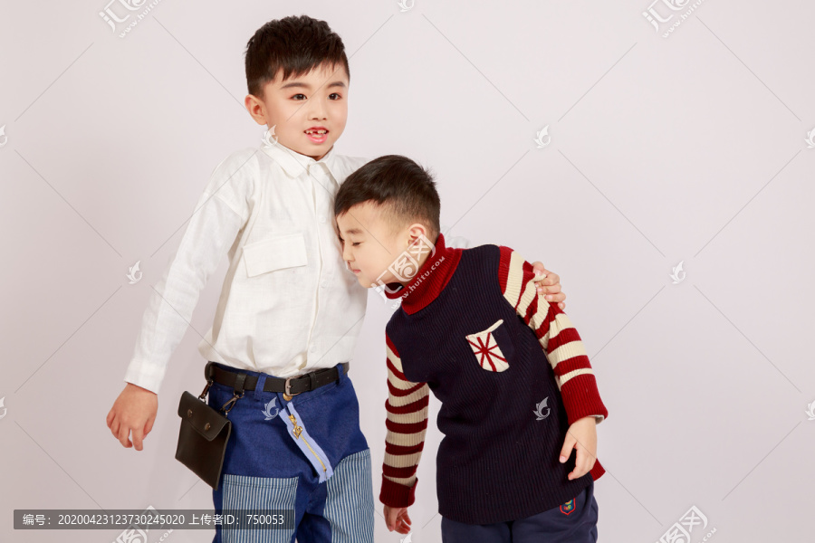 阳光帅气的男孩