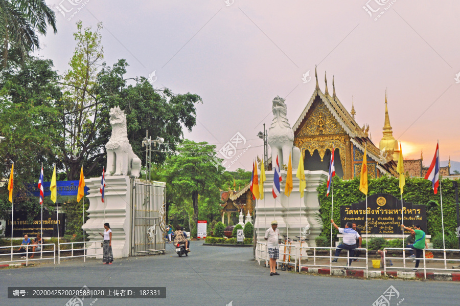 清迈帕辛寺大门口