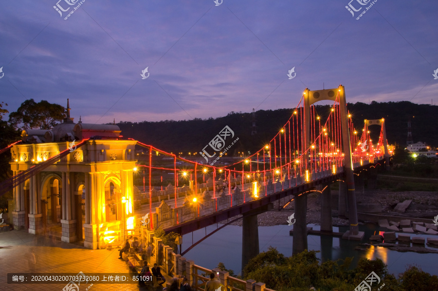 台湾桃园市大溪桥夜景