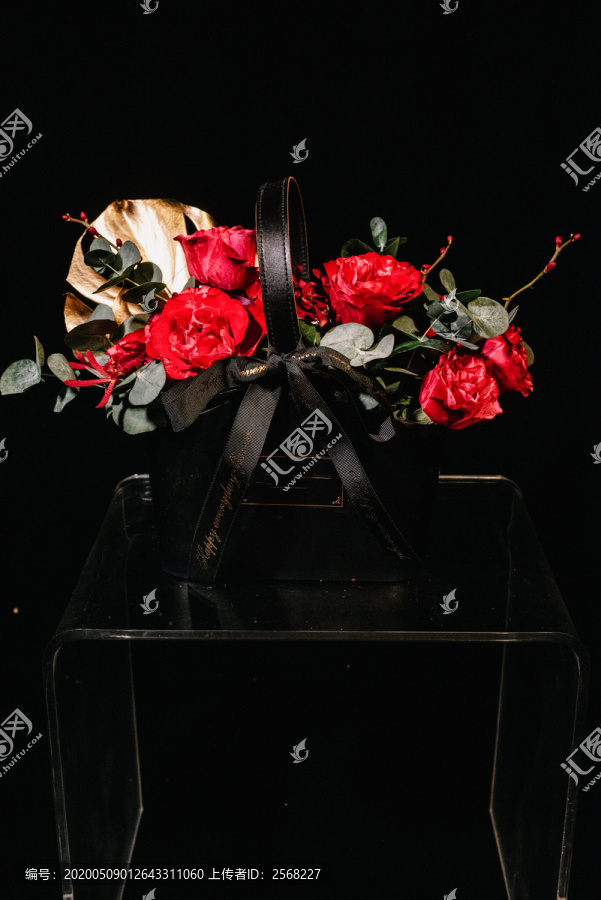 红玫瑰情人节花盒