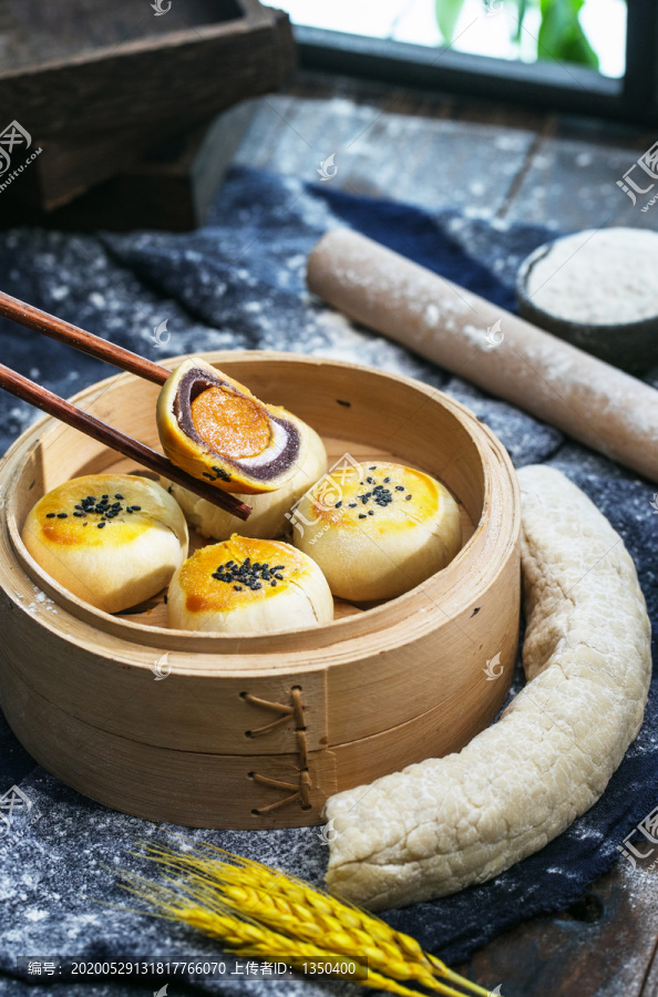 甜点蛋黄酥