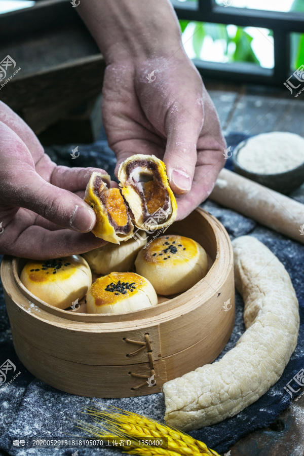 甜点蛋黄酥