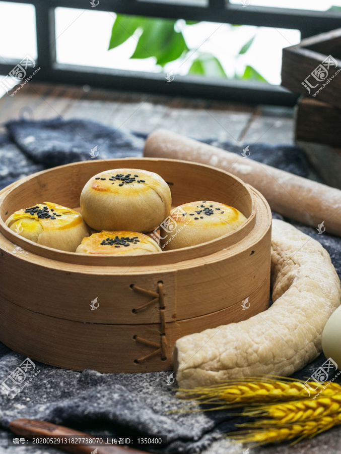 甜点蛋黄酥