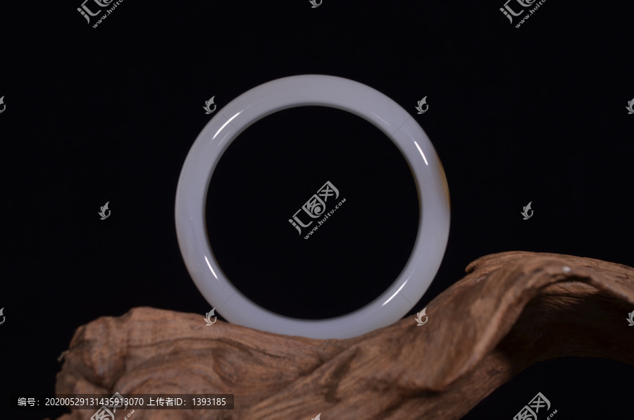 和田玉手镯高清摄影大图