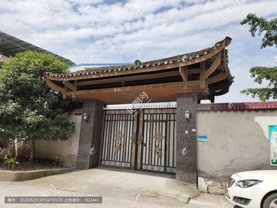 铁大门与门楼