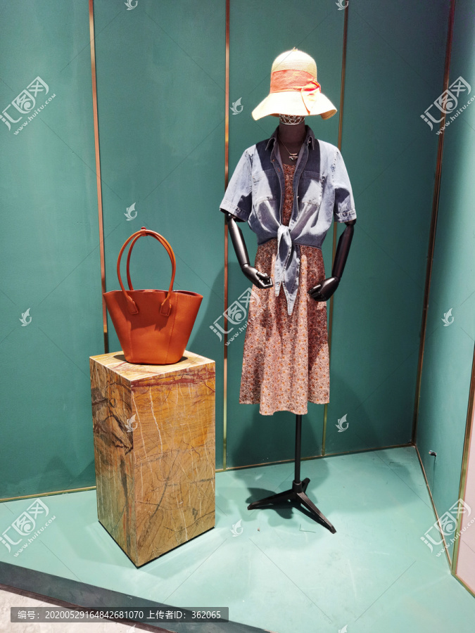 女装橱窗