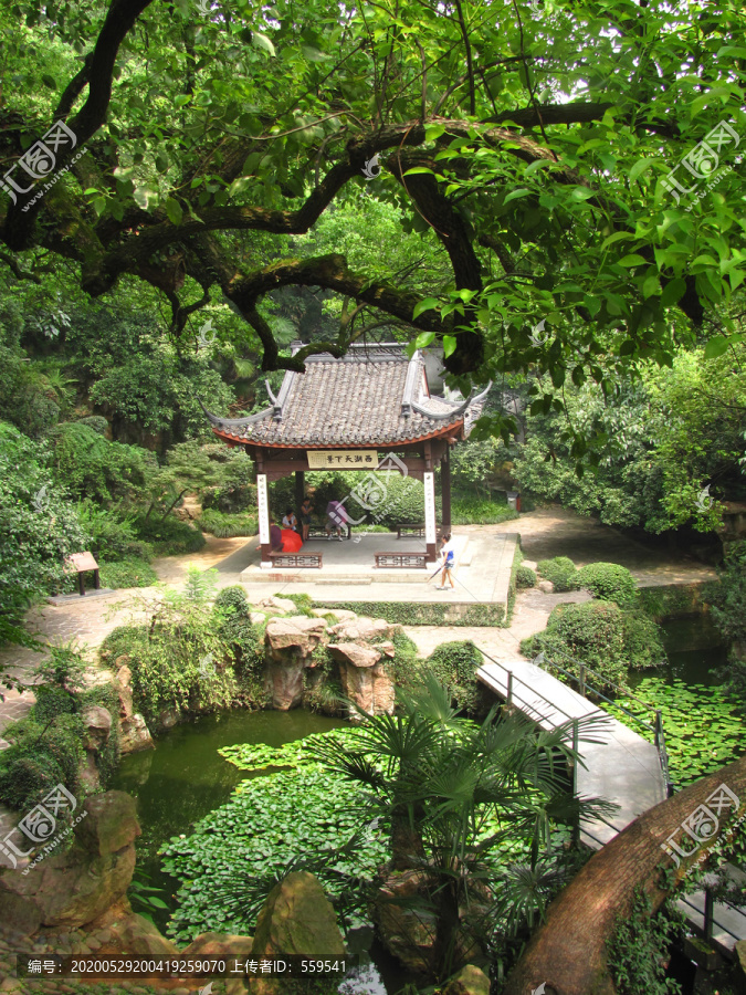 西湖凉亭