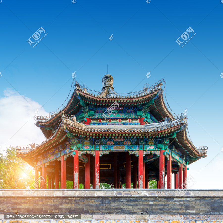 北京颐和园的亭台楼阁