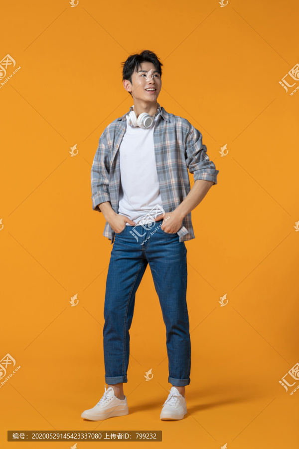 时尚青年男子