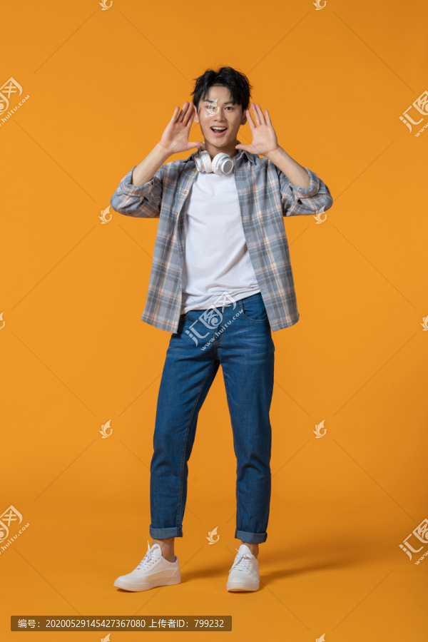 时尚青年男子