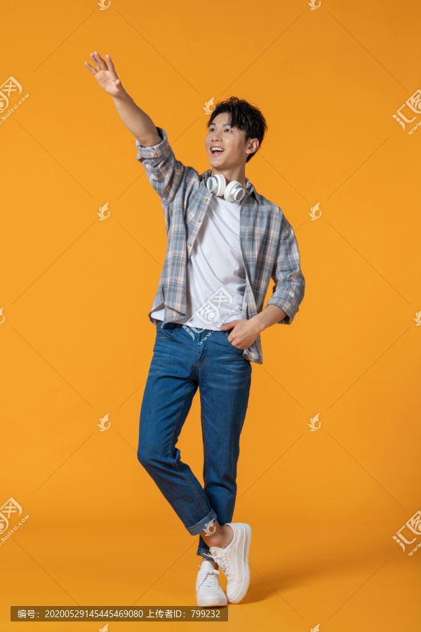 时尚青年男子
