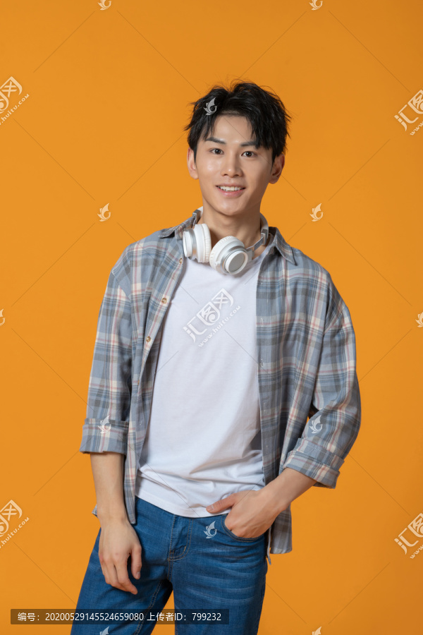 时尚青年男子