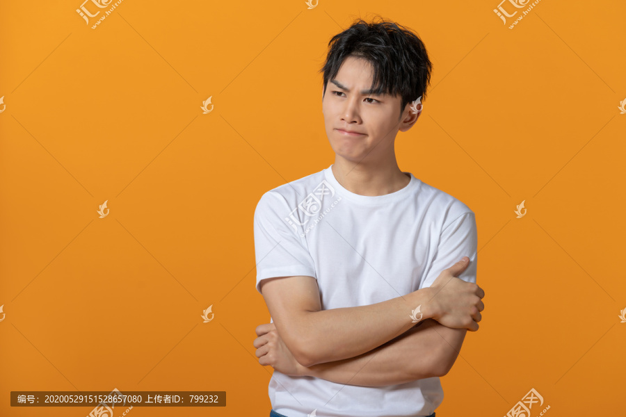 烦恼的年轻男子