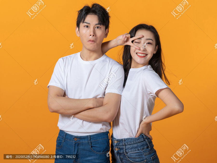 快乐的年轻情侣