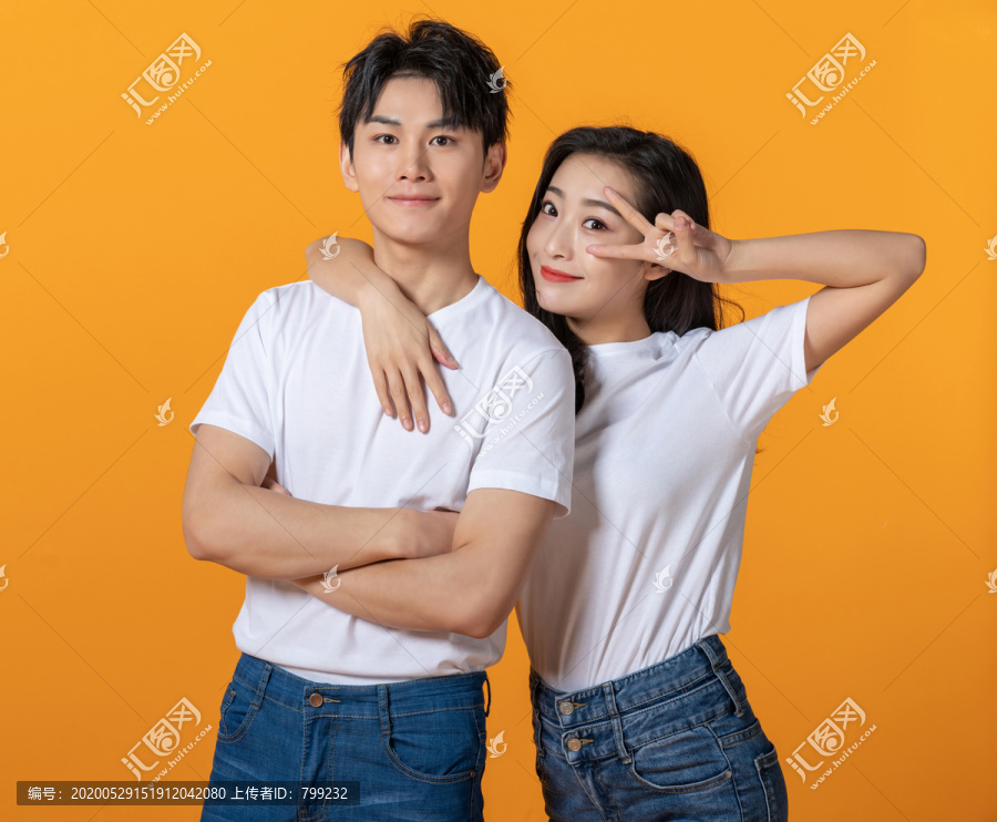 快乐的年轻情侣