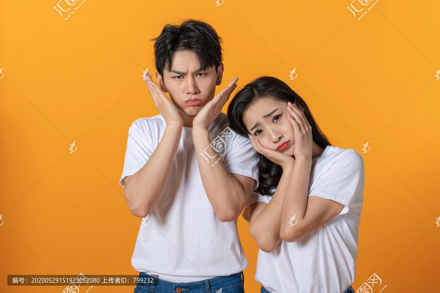 烦恼的年轻情侣