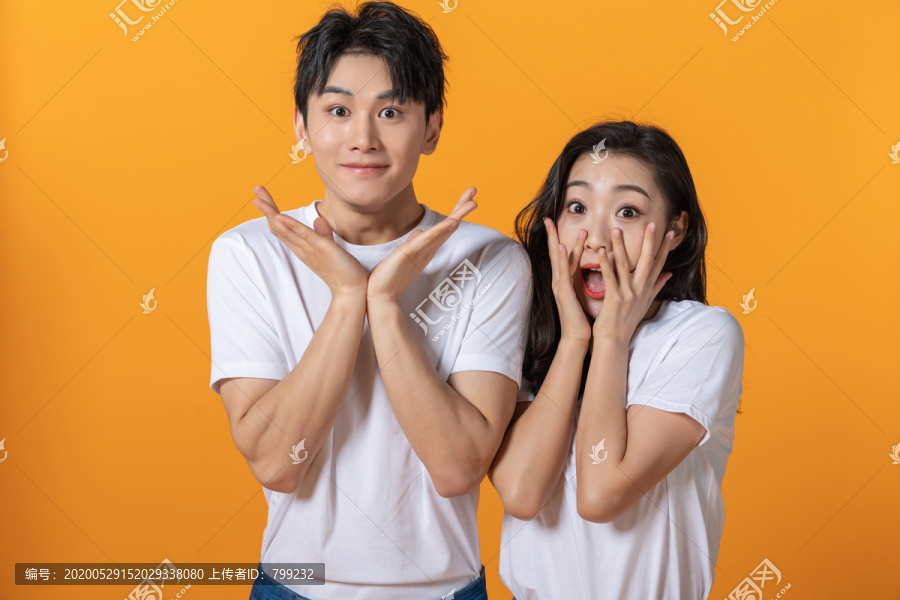 快乐的年轻情侣