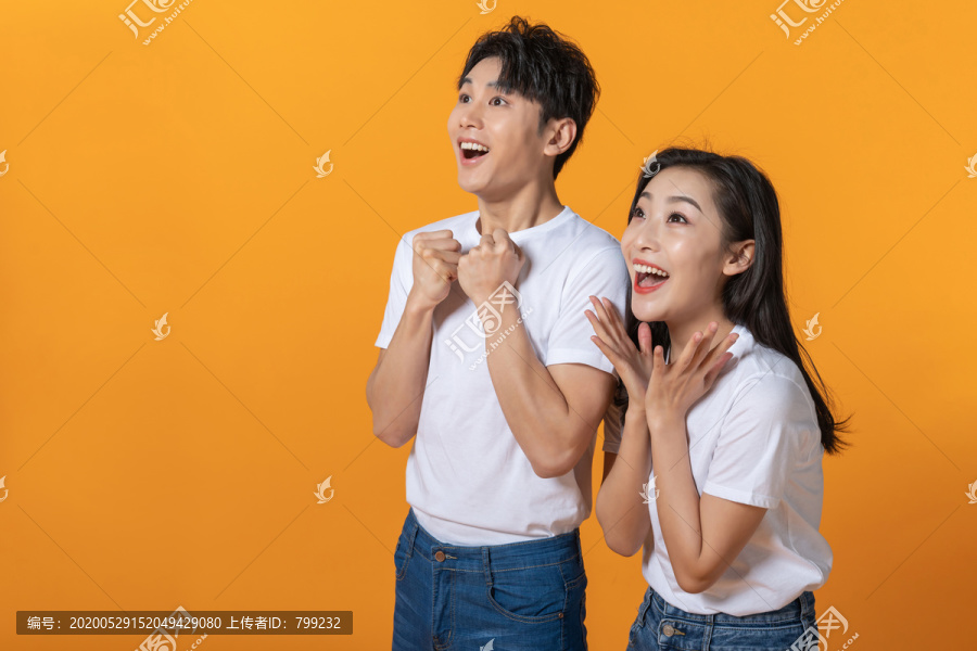 快乐的年轻情侣
