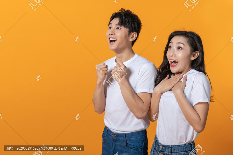 快乐的年轻情侣