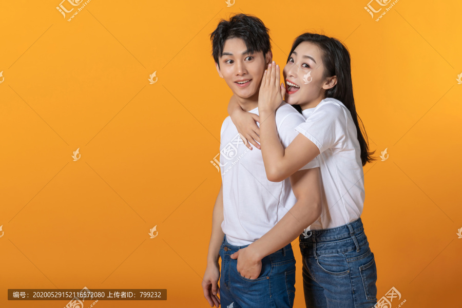 快乐的年轻情侣