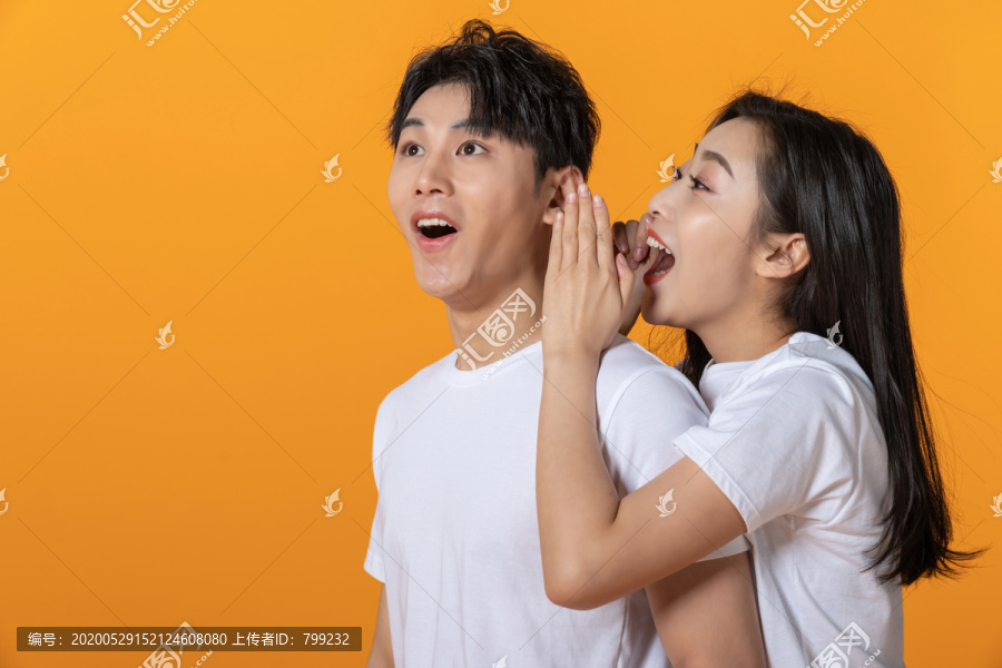 快乐的年轻情侣