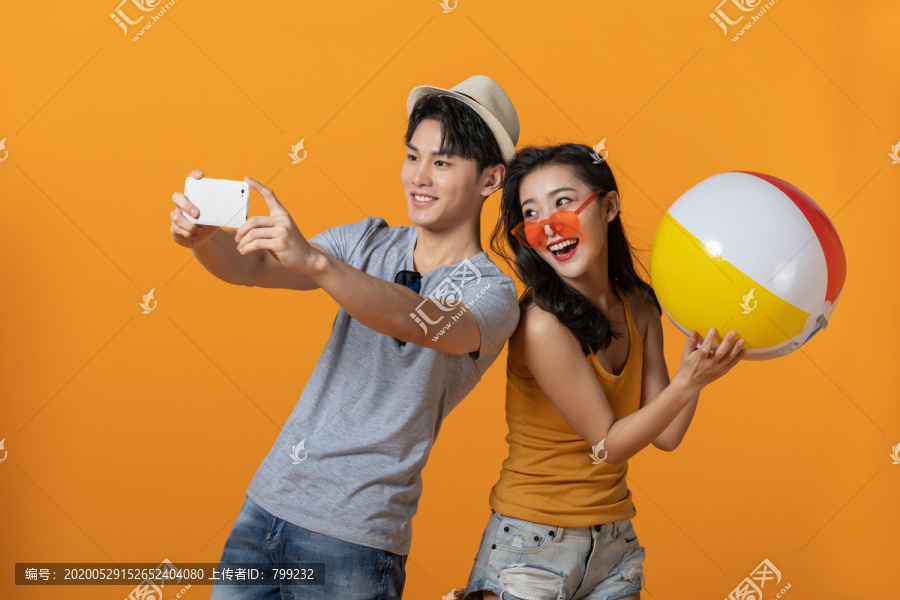 棚拍年轻情侣