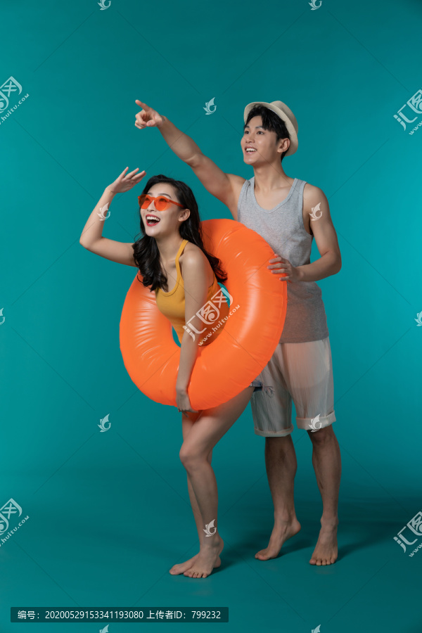 棚拍夏日造型年轻情侣