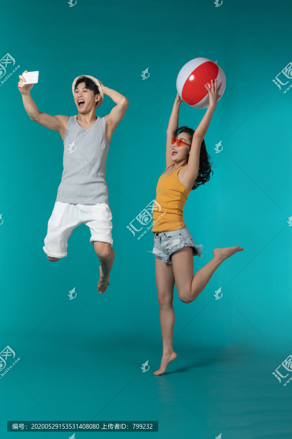 棚拍夏日造型年轻情侣