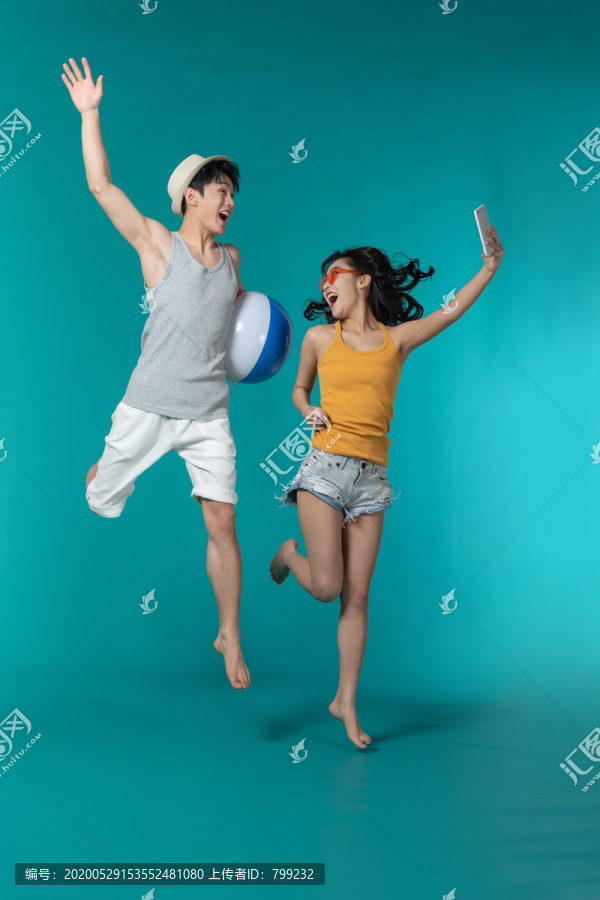 棚拍夏日造型年轻情侣