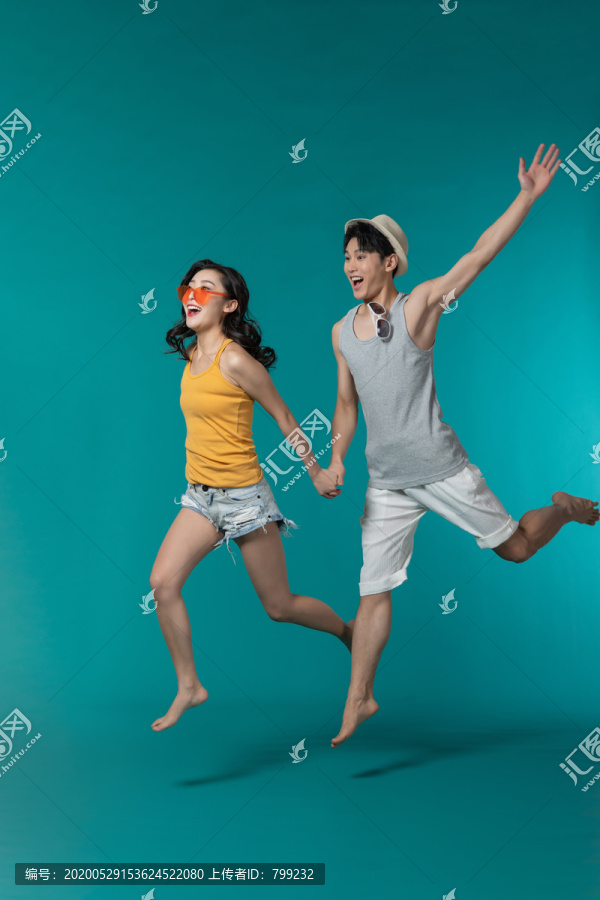 棚拍夏日造型年轻情侣