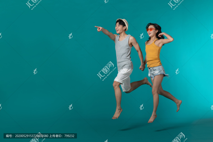 棚拍夏日造型年轻情侣
