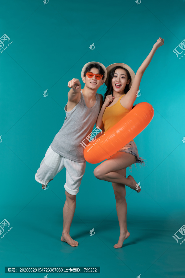 棚拍夏日造型年轻情侣
