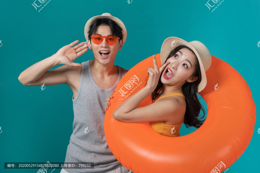 棚拍夏日造型年轻情侣