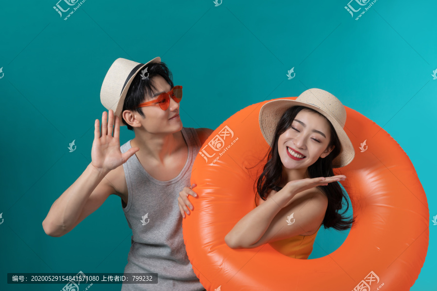 棚拍夏日造型年轻情侣
