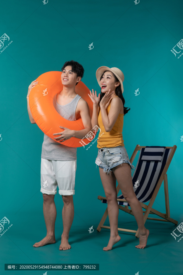 棚拍夏日造型年轻情侣