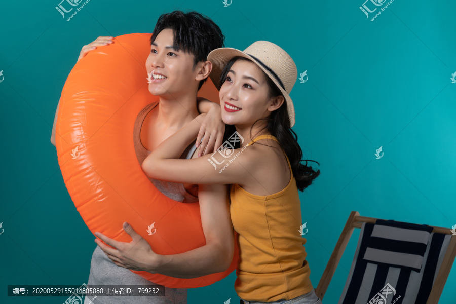 棚拍夏日造型年轻情侣