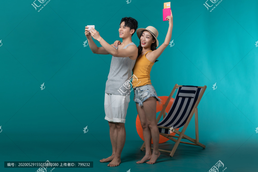 棚拍夏日造型年轻情侣