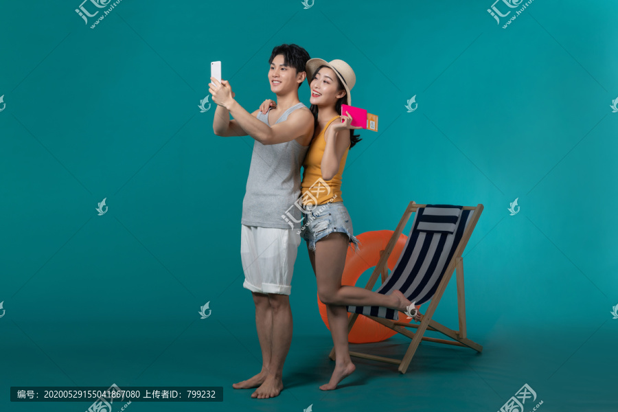 棚拍夏日造型年轻情侣