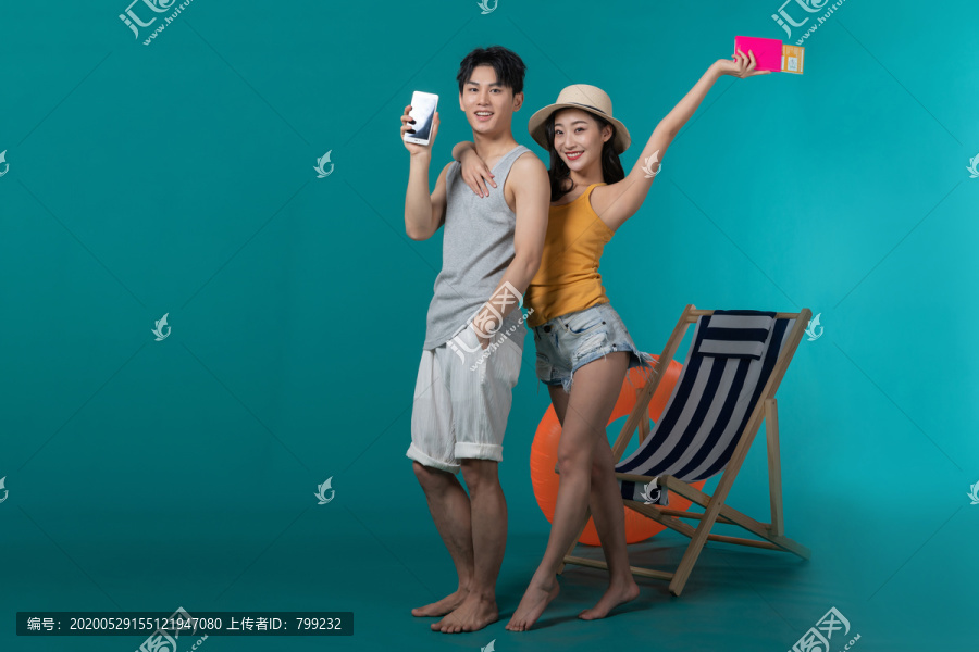 棚拍夏日造型年轻情侣