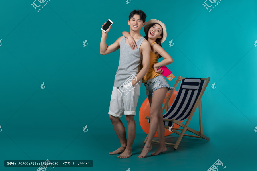 棚拍夏日造型年轻情侣