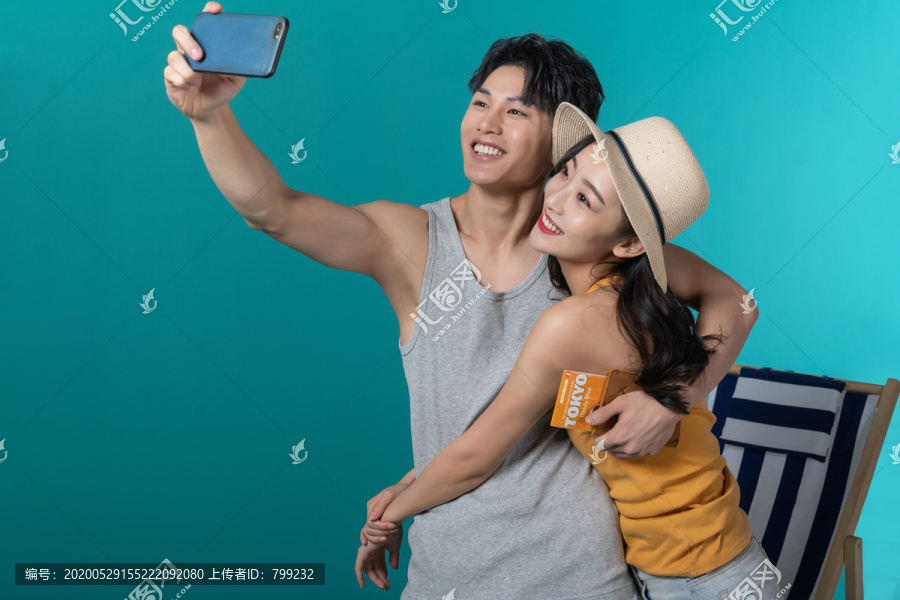 棚拍夏日造型年轻情侣