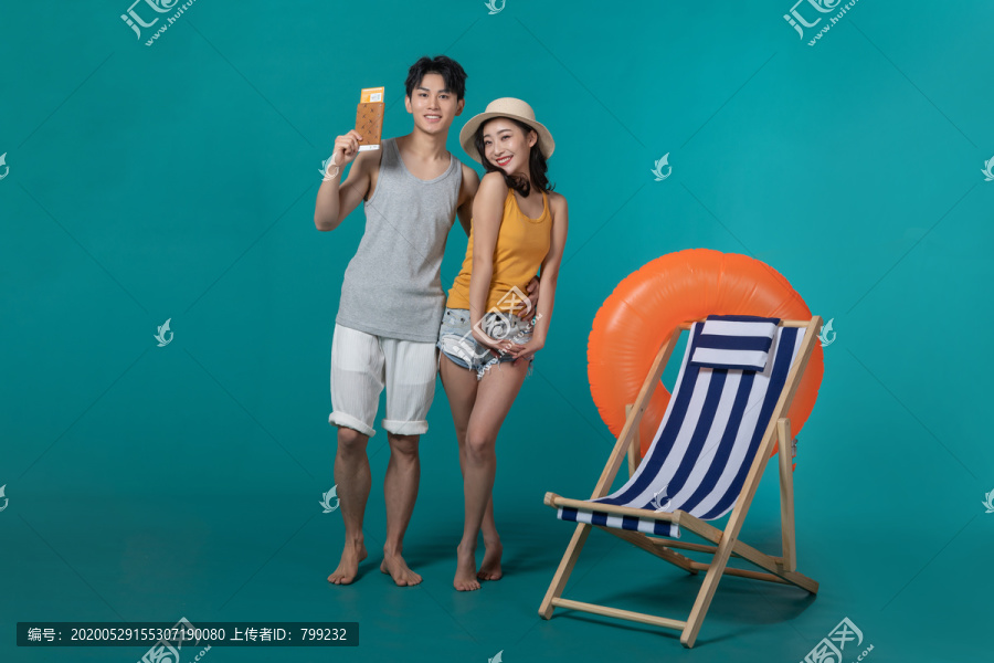 棚拍夏日造型年轻情侣