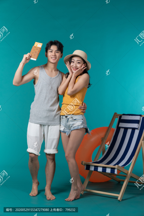 棚拍夏日造型年轻情侣