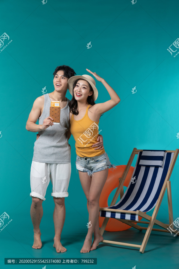 棚拍夏日造型年轻情侣