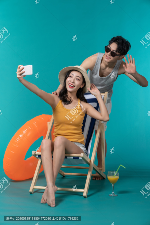 棚拍夏日造型年轻情侣