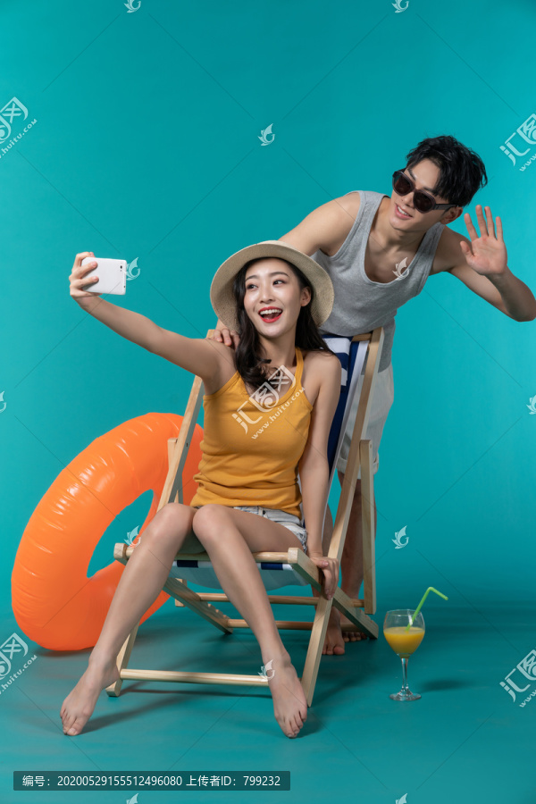 棚拍夏日造型年轻情侣