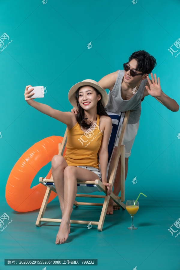棚拍夏日造型年轻情侣