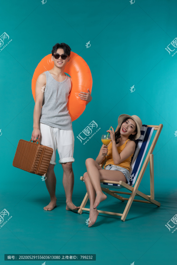 棚拍夏日造型年轻情侣